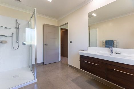 Photo of property in 4 Pateke Way, Paraparaumu Beach, Paraparaumu, 5032