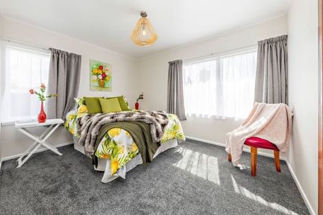 Photo of property in 24 President Avenue, Papakura, 2110