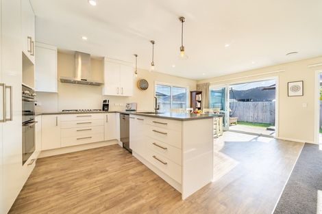 Photo of property in 6 Poulson Grove, Trentham, Upper Hutt, 5018