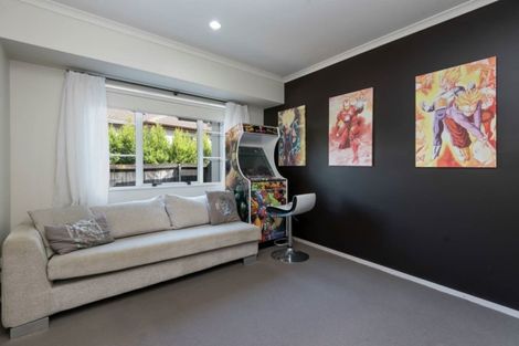 Photo of property in 13 Chateau Rise, Flat Bush, Auckland, 2016