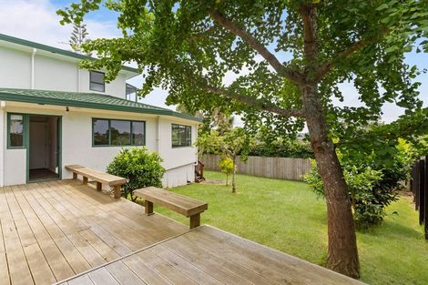 Photo of property in 4a Holiday Road, Stanmore Bay, Whangaparaoa, 0932