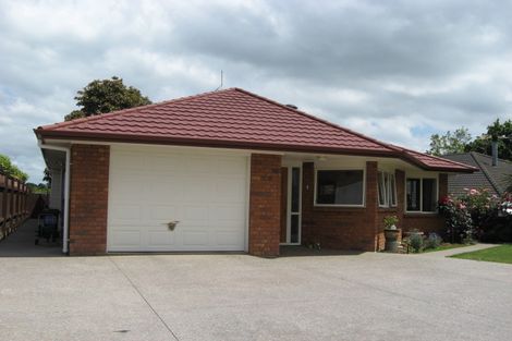 Photo of property in 1 Oakwood Place, Pukekohe, 2120