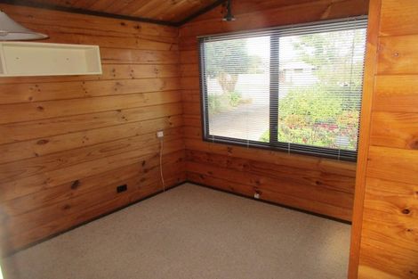 Photo of property in 21 Oriwa Street, Waikanae, 5036