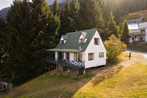 Photo of property in 1 Von Place, Fernhill, Queenstown, 9300
