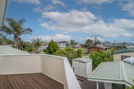 Photo of property in 19 Martin Place, Cooks Beach, Whitianga, 3591