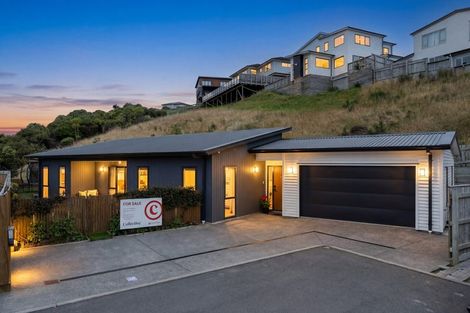Photo of property in 18 Hattersley Grove, Churton Park, Wellington, 6037