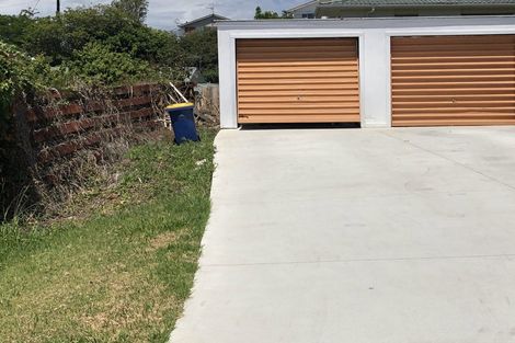 Photo of property in 1/8 Anne Road, Hillcrest, Auckland, 0627