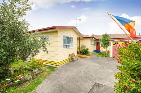 Photo of property in 7 Exeter Crescent, Takaro, Palmerston North, 4412