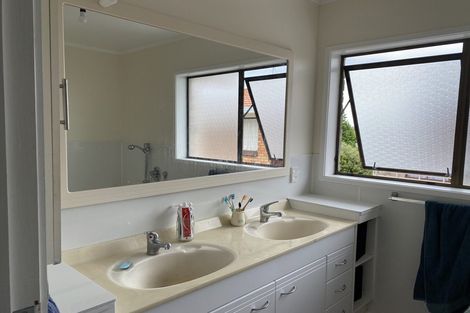 Photo of property in 25 Butterworth Drive, Glendene, Auckland, 0602