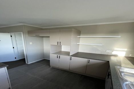 Photo of property in 5/60 West Coast Road, Glen Eden, Auckland, 0602