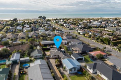 Photo of property in 183 Estuary Road, South New Brighton, Christchurch, 8062