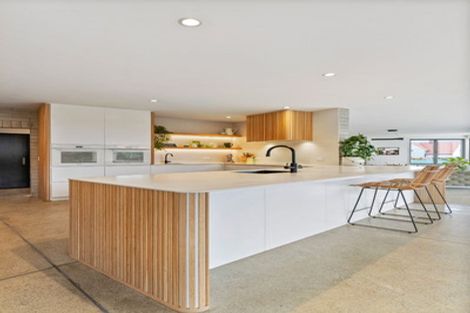 Photo of property in 33a Stanley Point Road, Stanley Point, Auckland, 0624