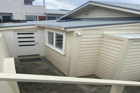 Photo of property in 230 The Esplanade, Island Bay, Wellington, 6023