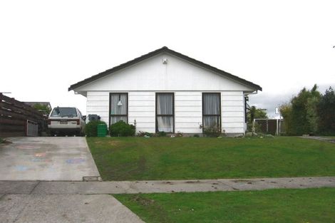 Photo of property in 74 Hillcrest Drive, Kelvin Grove, Palmerston North, 4414