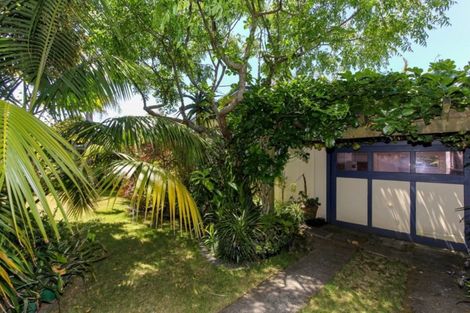 Photo of property in 65 Paynters Avenue, Strandon, New Plymouth, 4312