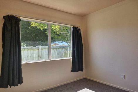 Photo of property in 12 Karaka Street, Merrilands, New Plymouth, 4312