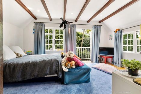 Photo of property in 100 Glenmore Street, Northland, Wellington, 6012