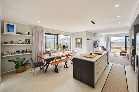 Photo of property in 104 Symes Drive, Red Beach, 0932