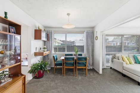 Photo of property in 2/1 Karnak Crescent, Russley, Christchurch, 8042
