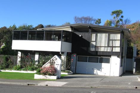 Photo of property in 74 Churton Drive, Churton Park, Wellington, 6037