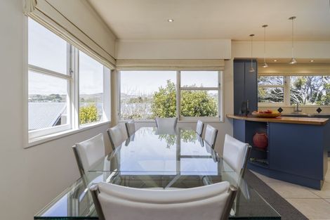 Photo of property in 48 Churton Drive, Churton Park, Wellington, 6037