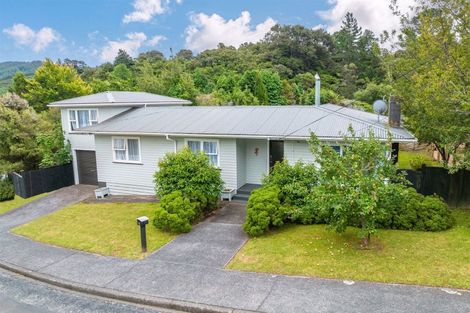 Photo of property in 3 Gawler Grove, Wainuiomata, Lower Hutt, 5014
