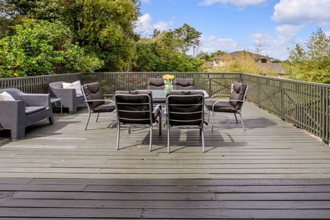 Photo of property in 2/3 Pohutukawa Avenue, Shelly Park, Auckland, 2014