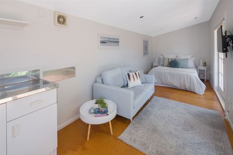 Photo of property in 3 Randwick Road, Northland, Wellington, 6012