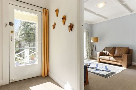 Photo of property in 18 Gill Avenue, Te Atatu Peninsula, Auckland, 0610