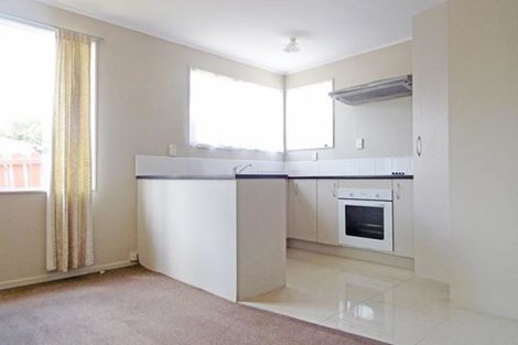 Photo of property in 1/6 Myna Place, Weymouth, Auckland, 2103