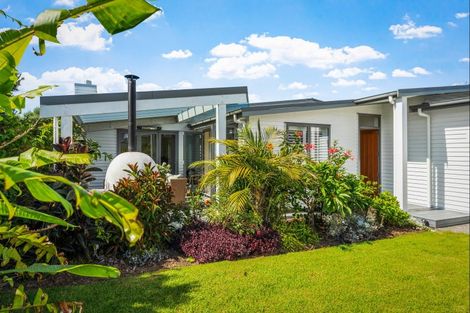 Photo of property in 4 Taumata Road, Omaha, Warkworth, 0986