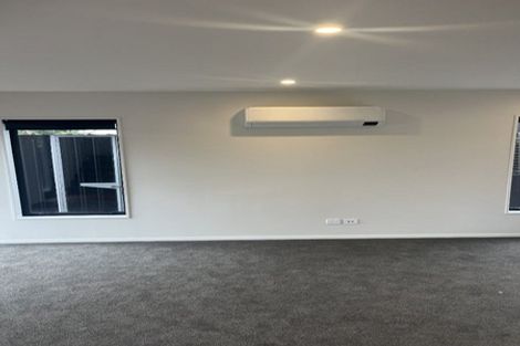 Photo of property in 1/79 Edmonton Road, Henderson, Auckland, 0612