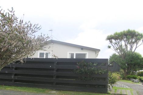 Photo of property in 8 Peach Tree Grove, Maungaraki, Lower Hutt, 5010