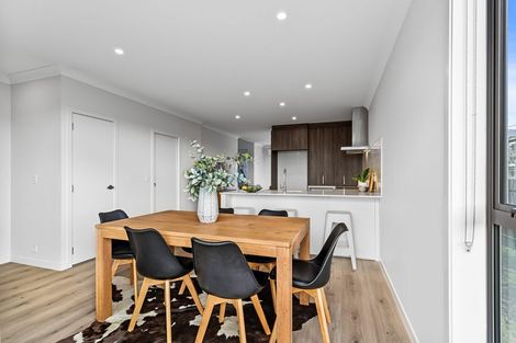 Photo of property in 6 Park Green Avenue, Rosehill, 2113