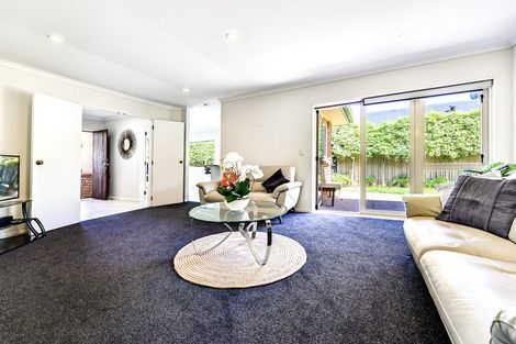 Photo of property in 4 Abergeldie Way, Cambridge, 3434