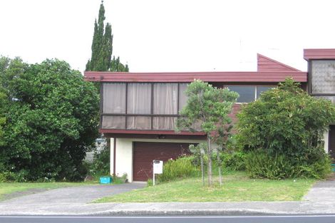Photo of property in 312 Glenfield Road, Glenfield, Auckland, 0629