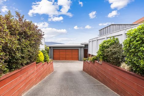 Photo of property in 12 Millennium Hill, Paraparaumu, 5032