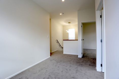 Photo of property in 1b Kirkdale Place, Northcross, Auckland, 0632