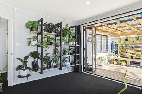 Photo of property in 2/604 Alexandra Street, Parkvale, Hastings, 4122
