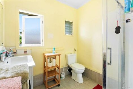 Photo of property in 4039 Great North Road, Glen Eden, Auckland, 0602