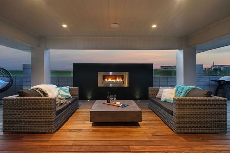 Photo of property in 3 Millbrook Drive, Waiuku, 2683