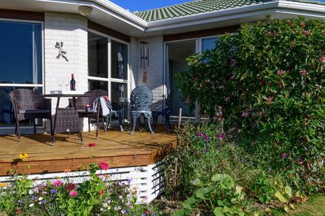 Photo of property in 54 Huia Street, Waikanae, 5036