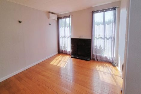 Photo of property in 8 Keeling Road, Henderson, Auckland, 0612