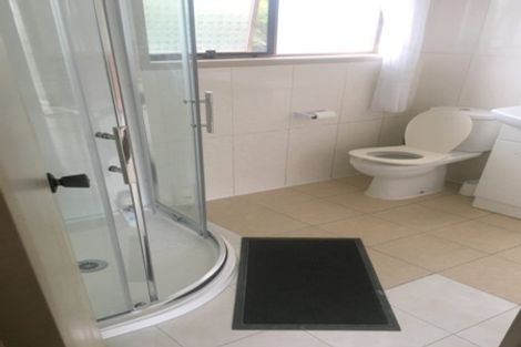 Photo of property in 29 Chilcott Road, Henderson, Auckland, 0612