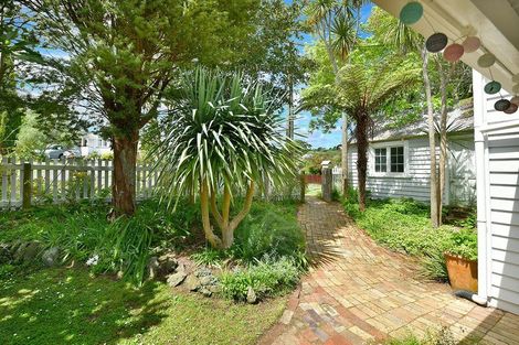 Photo of property in 27 Kowhai Street, Helensville, 0800