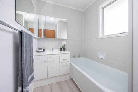 Photo of property in 35 Karen Crescent, Dinsdale, Hamilton, 3204
