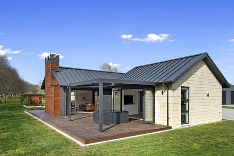 Photo of property in 9 South Oaks Close, Pukemoremore, Cambridge, 3493
