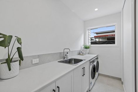 Photo of property in 33 Kings Avenue, Matua, Tauranga, 3110