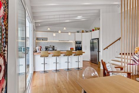 Photo of property in 34 Neil Avenue, Te Atatu Peninsula, Auckland, 0610