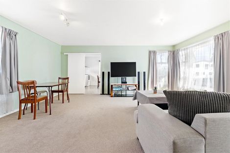 Photo of property in 8 Edwards Avenue, Henderson, Auckland, 0610